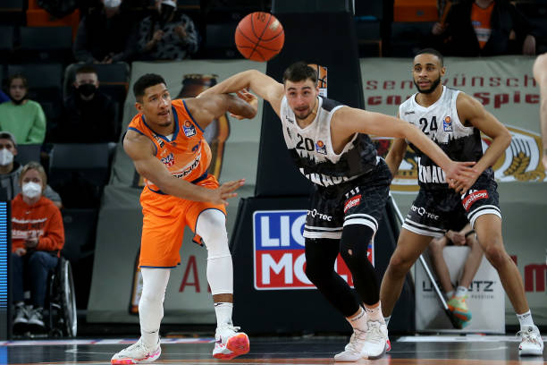 不仅为球迷 不仅为球迷