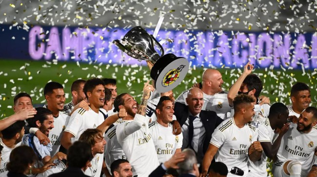 卫冕冠军陷 卫冕冠军陷