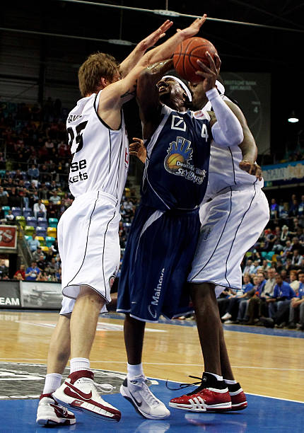 教练更迭的 教练更迭的